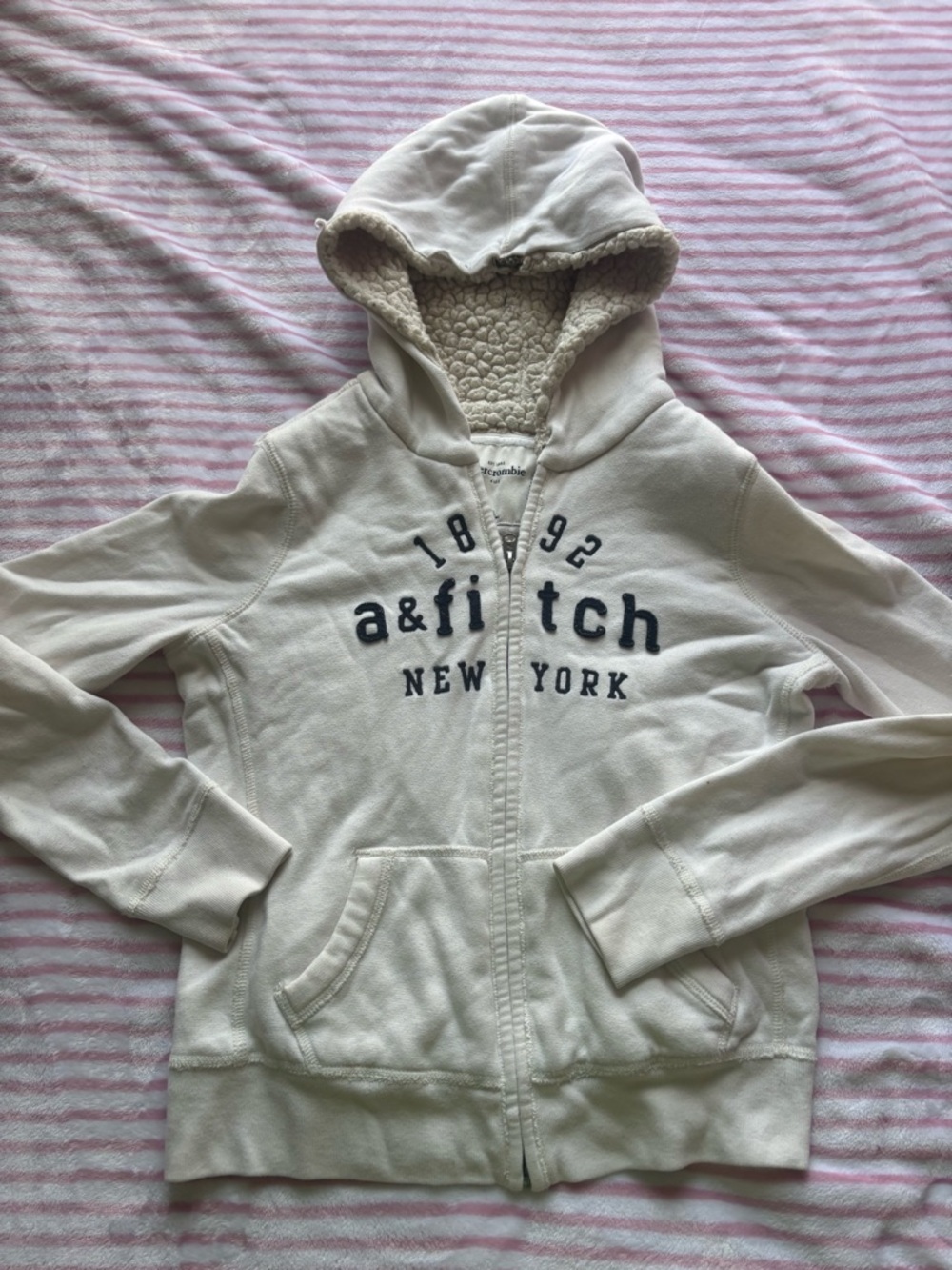 Vintage Abercrombie & Fitch Cream Sherpa-Lined Zip Hoodie with Navy Logo